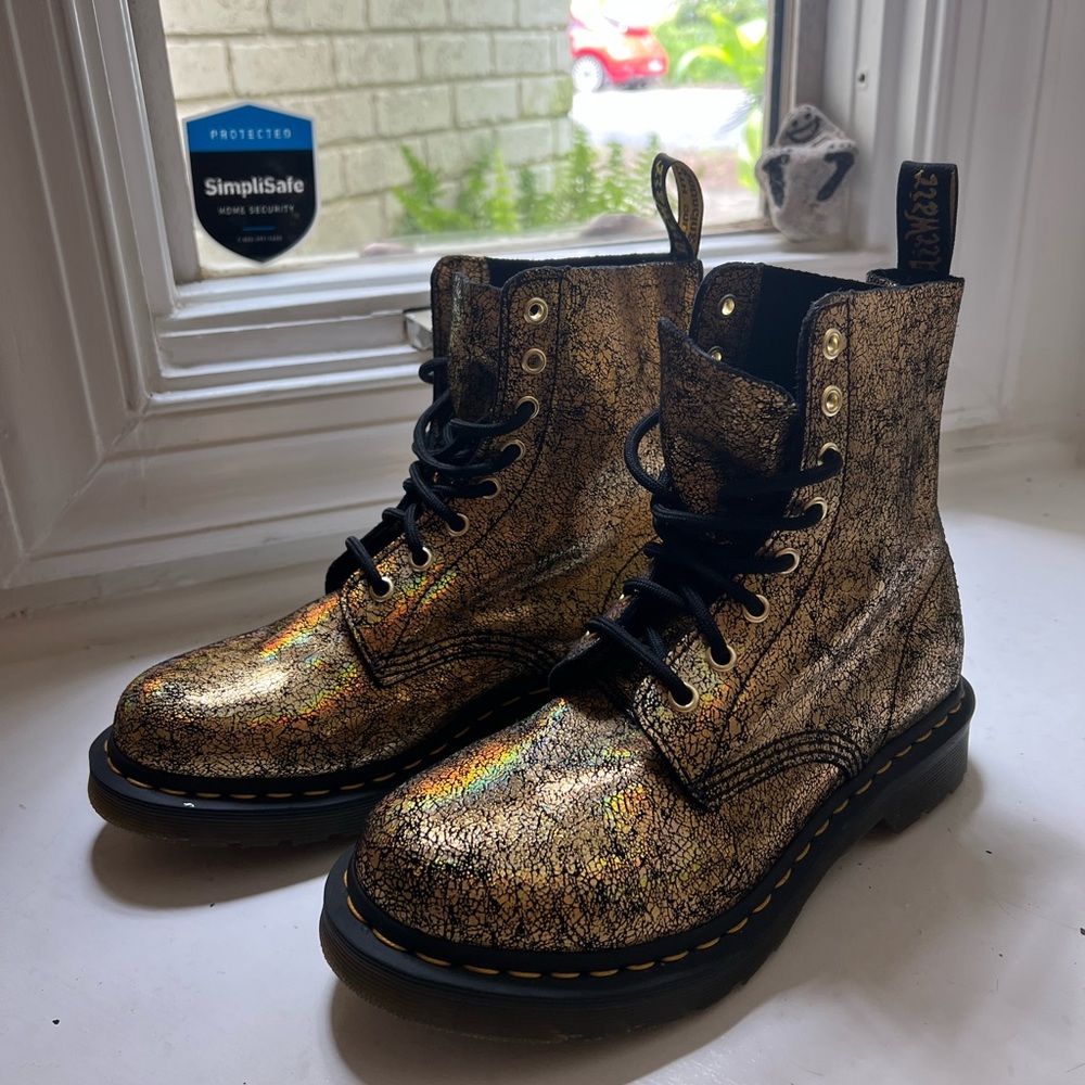 DR MARTENS 1460 Pascal Metallic Leather Lace Up Boots